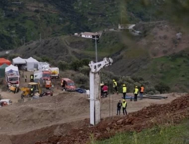 Θρίλερ στην Ισπανία με την επιχείρηση εντοπισμού 2χρονου αγοριού που έπεσε σε πηγάδι